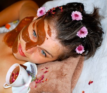 aromatherapy facial pic